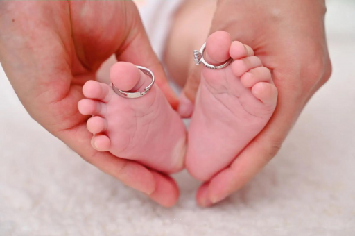 拉萨怀孕肚子一边高一边低